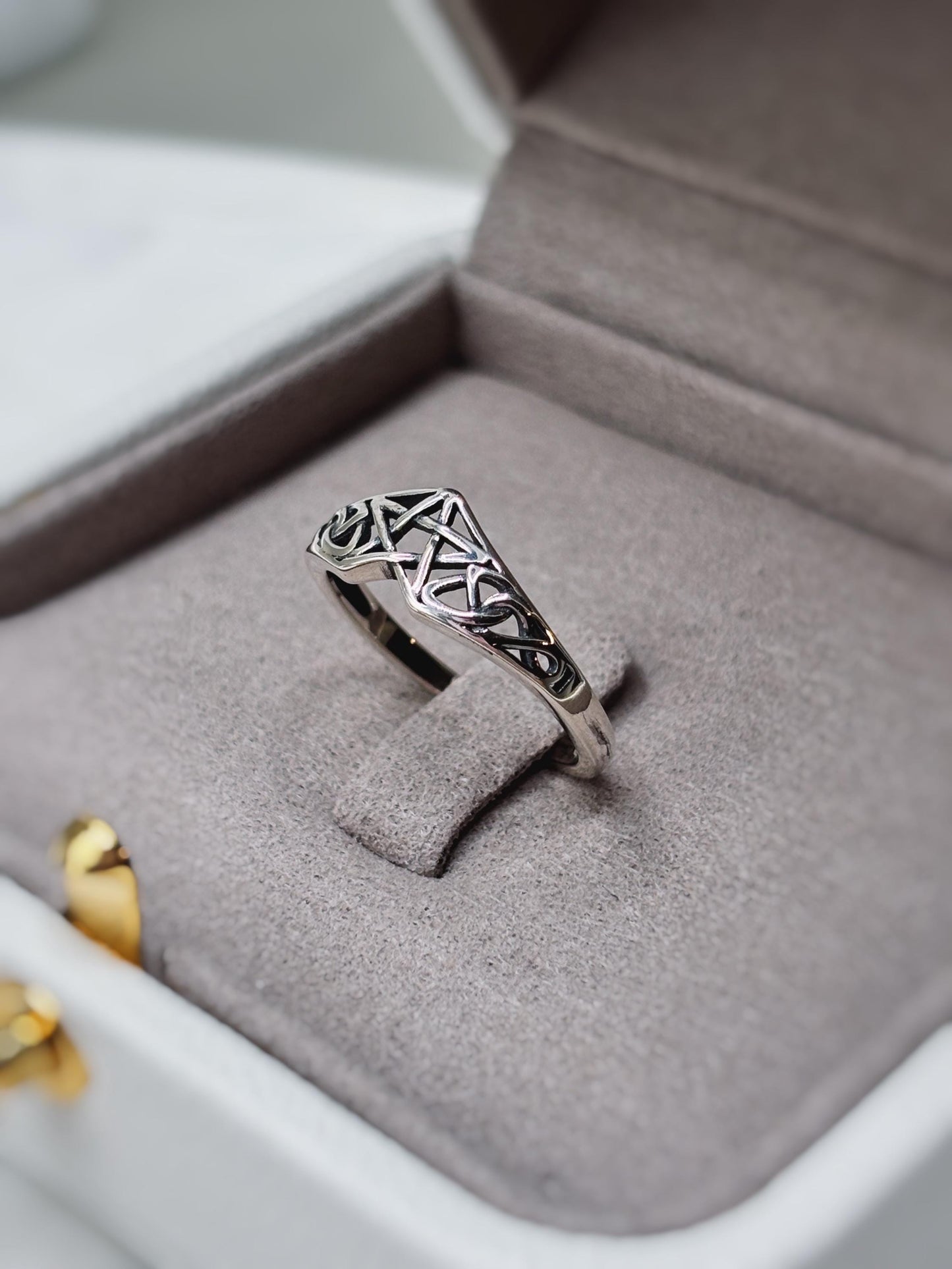 Sterling Silver Handmade Celtic Star Ring, Woven Knot Band, Minimalist Eternity Ring, Unisex Silver Jewelry, Gothic Vintage Style Ring