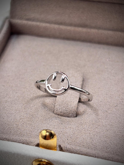 Handmade emoji ring, 925 sterling silver smiley face ring, minimalist happy face ring, cute everyday jewelry, positive gift for her