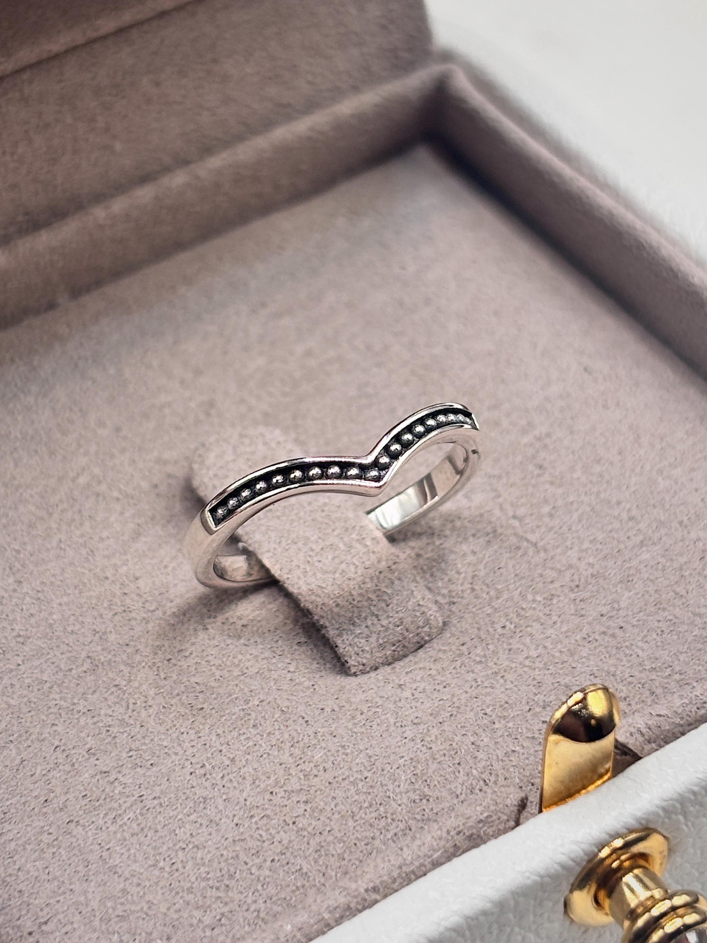 4mm 925 Sterling Silver Chevron Ring, Minimalist V Ring, Stacking Ring, Dainty Silver Band, Promise Ring for Her, Delicate Gift