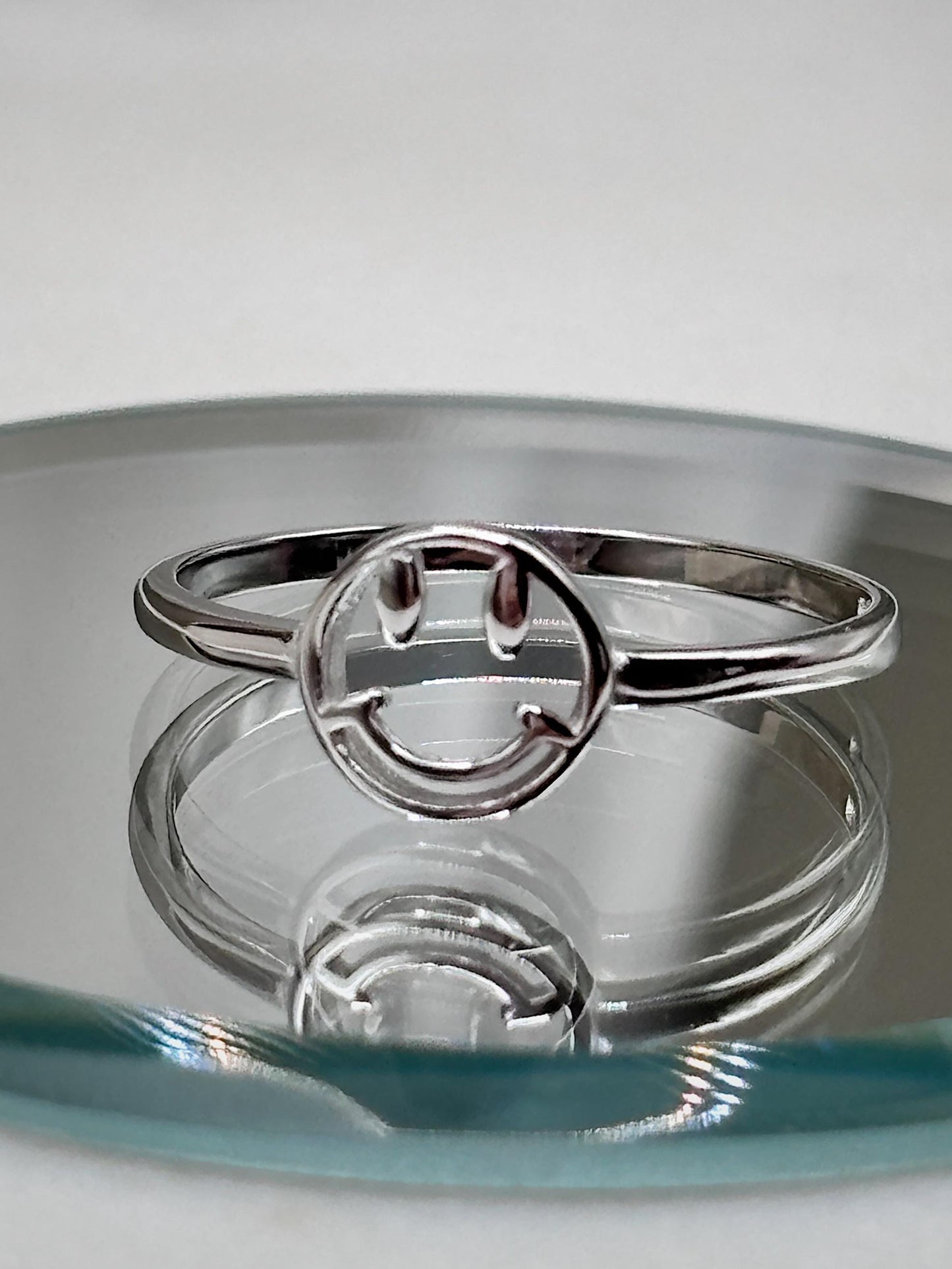 Handmade emoji ring, 925 sterling silver smiley face ring, minimalist happy face ring, cute everyday jewelry, positive gift for her