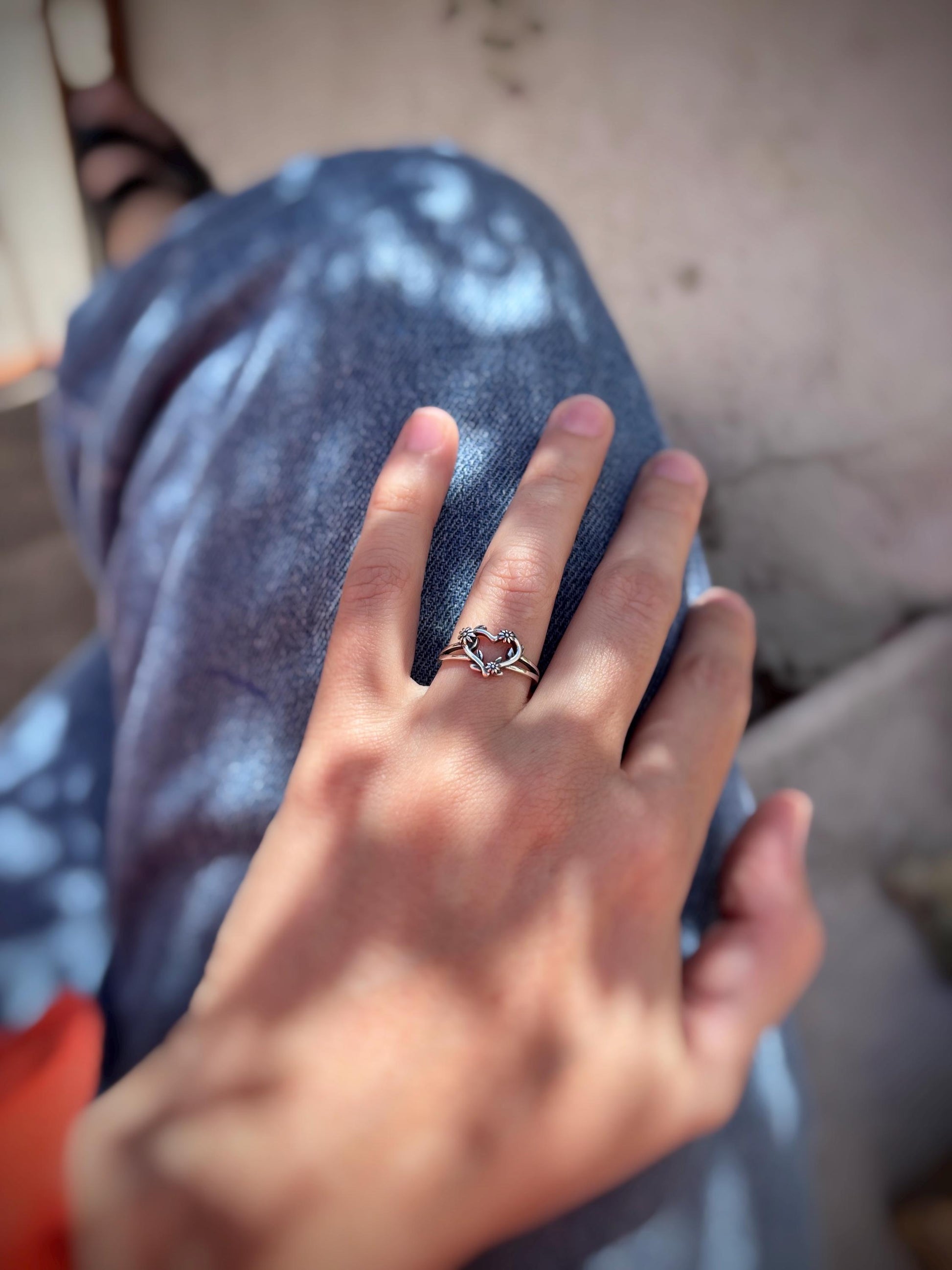 Floral Heart Ring, 925 Sterling Silver Heart Ring, Daisy Flower Ring, Romantic Nature Ring, Oxidized Vintage Jewelry