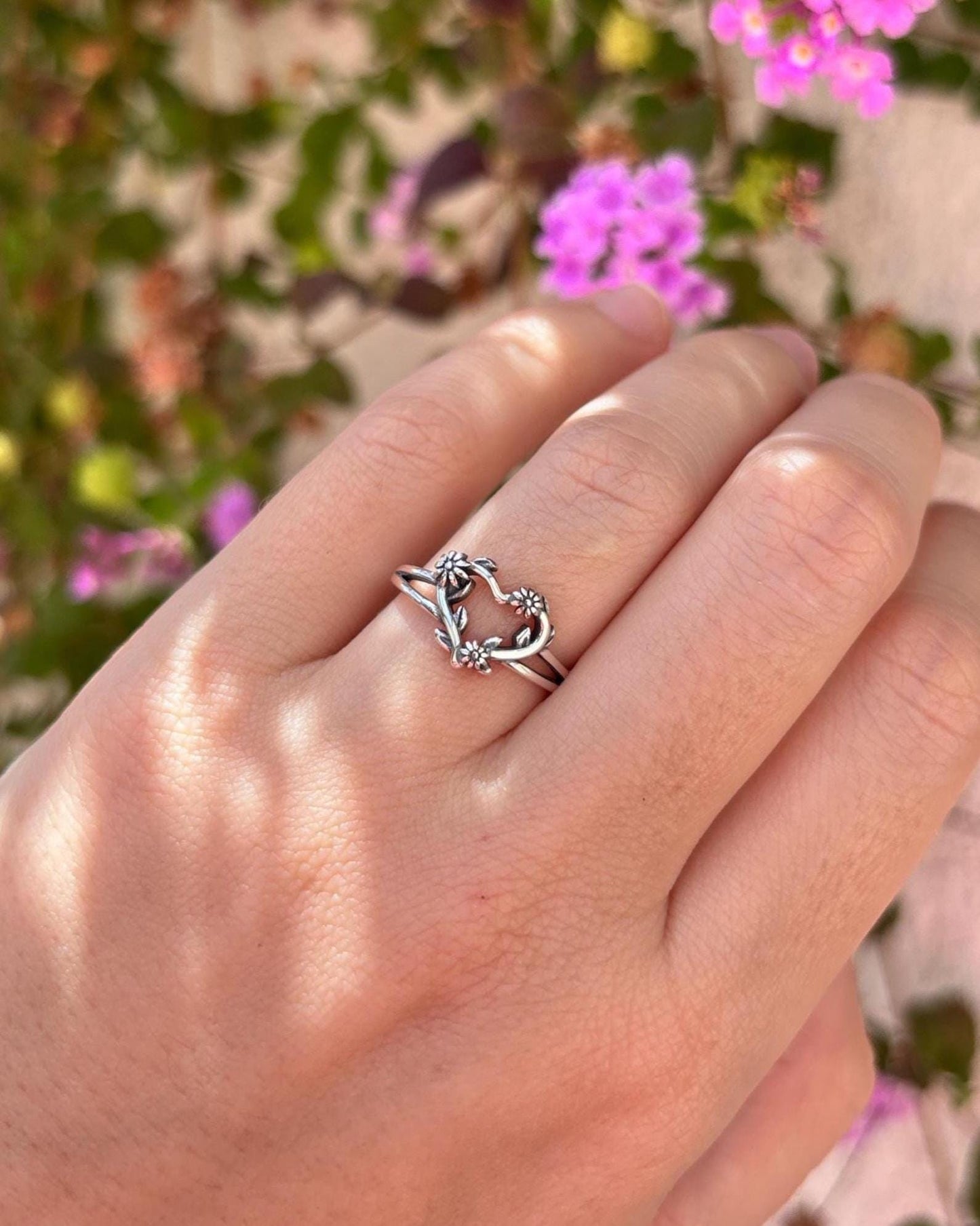 Floral Heart Ring, 925 Sterling Silver Heart Ring, Daisy Flower Ring, Romantic Nature Ring, Oxidized Vintage Jewelry