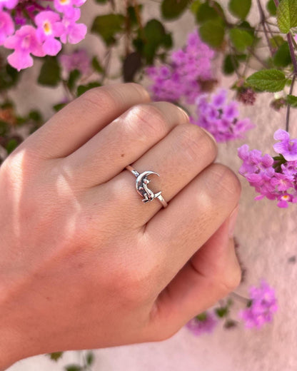 Cat Moon Ring, Sterling Silver Cat Lover Ring, Crescent Moon Jewelry, Minimalist Cat Ring, Celestial Animal Jewelry Gift