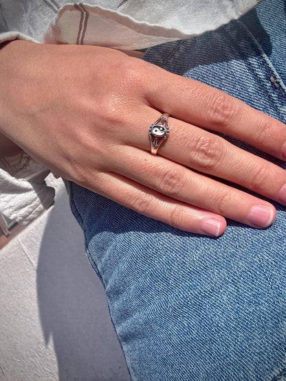 Yin Yang Ring, Sterling Silver Balance Ring, Spiritual Jewelry, Harmony Symbol Ring, Zen Ring, Meaningful Gift for Her