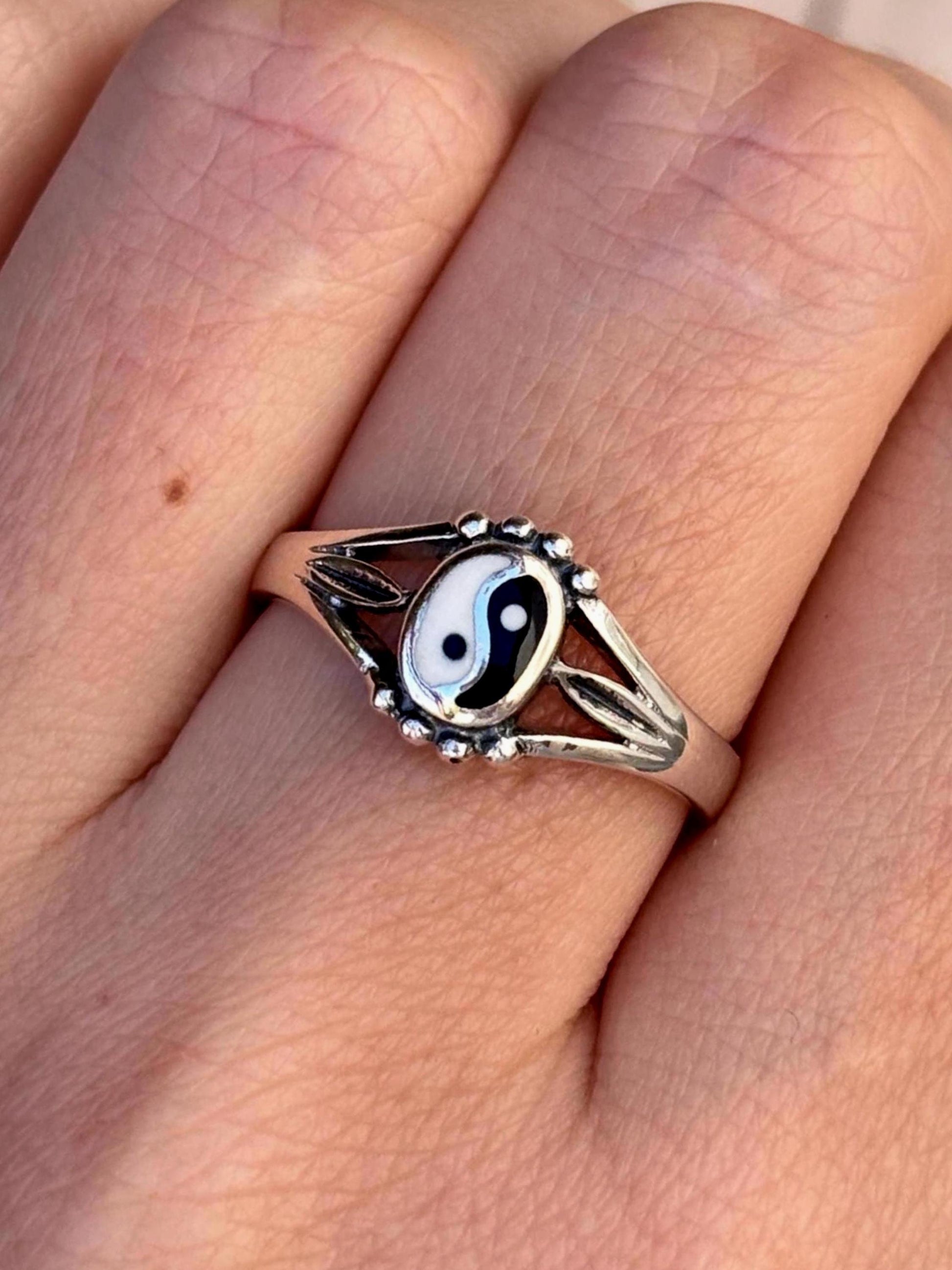 Yin Yang Ring, Sterling Silver Balance Ring, Spiritual Jewelry, Harmony Symbol Ring, Zen Ring, Meaningful Gift for Her