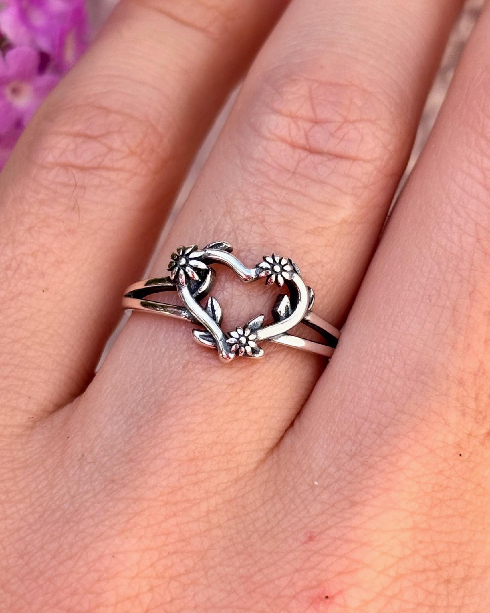 Floral Heart Ring, 925 Sterling Silver Heart Ring, Daisy Flower Ring, Romantic Nature Ring, Oxidized Vintage Jewelry