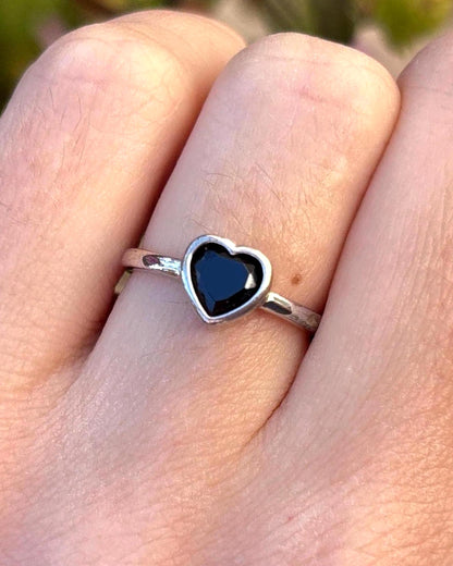 Black Onyx Heart Ring, Sterling Silver Minimalist Ring, Tiny Heart Ring, Bezel Set Ring, Gothic Promise Ring, Dainty Everyday Jewelry