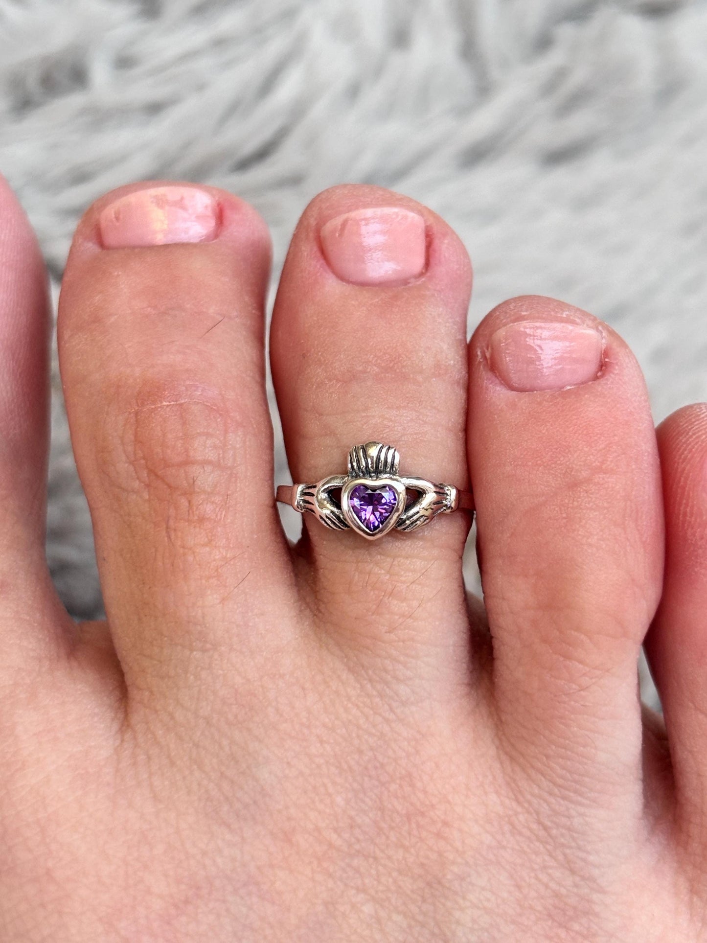 Sterling Silver Claddagh Ring, Purple Heart CZ Ring, Irish Friendship Ring, Celtic Love Ring, Promise Ring for Her, Vintage Silver Jewelry