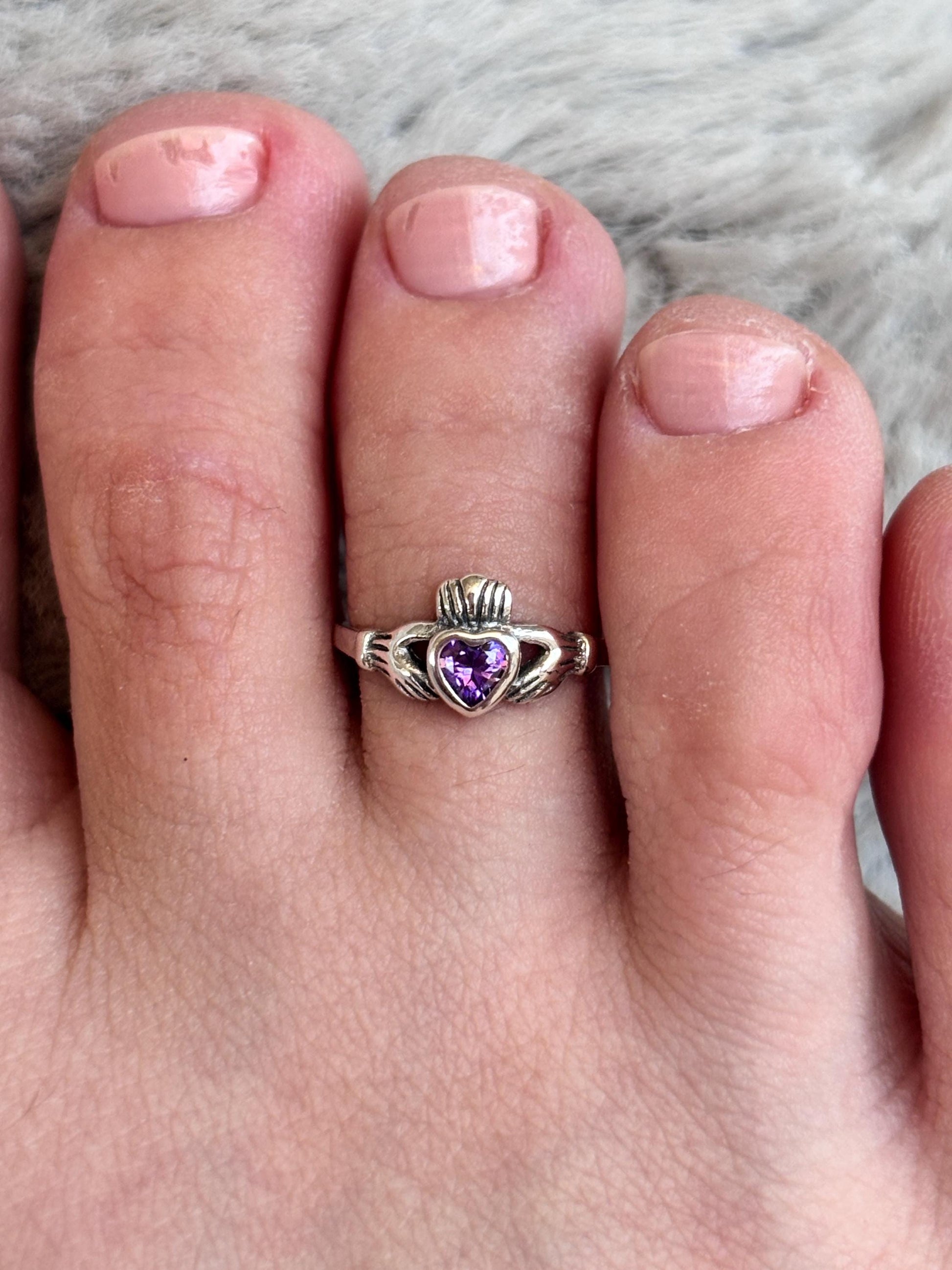Sterling Silver Claddagh Ring, Purple Heart CZ Ring, Irish Friendship Ring, Celtic Love Ring, Promise Ring for Her, Vintage Silver Jewelry
