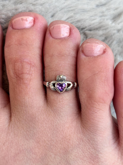 Sterling Silver Claddagh Ring, Purple Heart CZ Ring, Irish Friendship Ring, Celtic Love Ring, Promise Ring for Her, Vintage Silver Jewelry