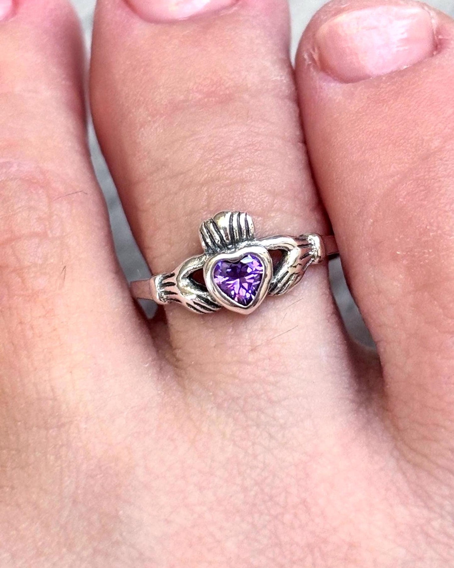 Sterling Silver Claddagh Ring, Purple Heart CZ Ring, Irish Friendship Ring, Celtic Love Ring, Promise Ring for Her, Vintage Silver Jewelry