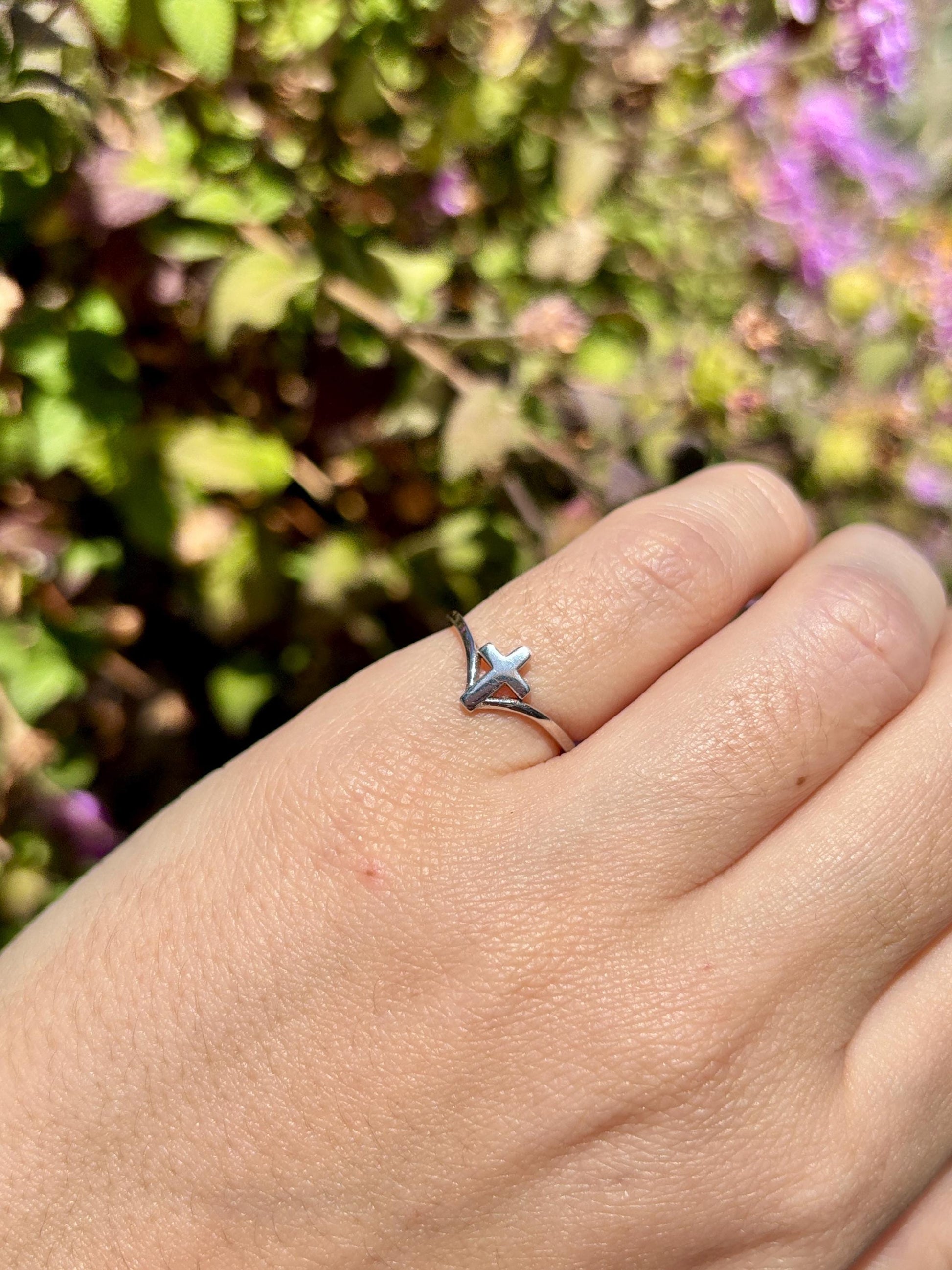 Cross Ring 925 Sterling Silver, Minimalist Christian Ring, Dainty Faith Ring, Religious Jewelry Gift for Her, Everyday Silver Ring