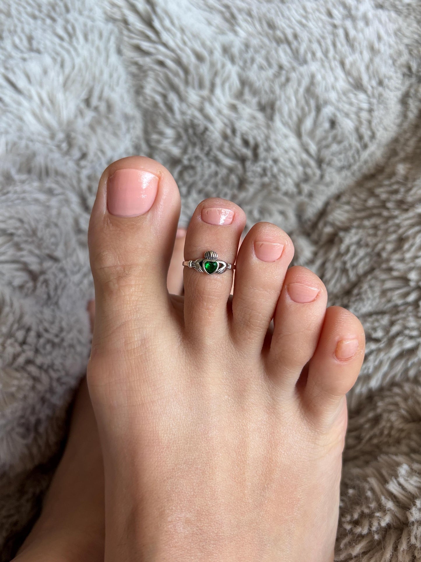 Claddagh Toe Ring with Green Heart, Sterling Silver Toe Ring, Emerald Heart Ring, Celtic Love Ring, Adjustable Toe Ring, Irish Jewelry