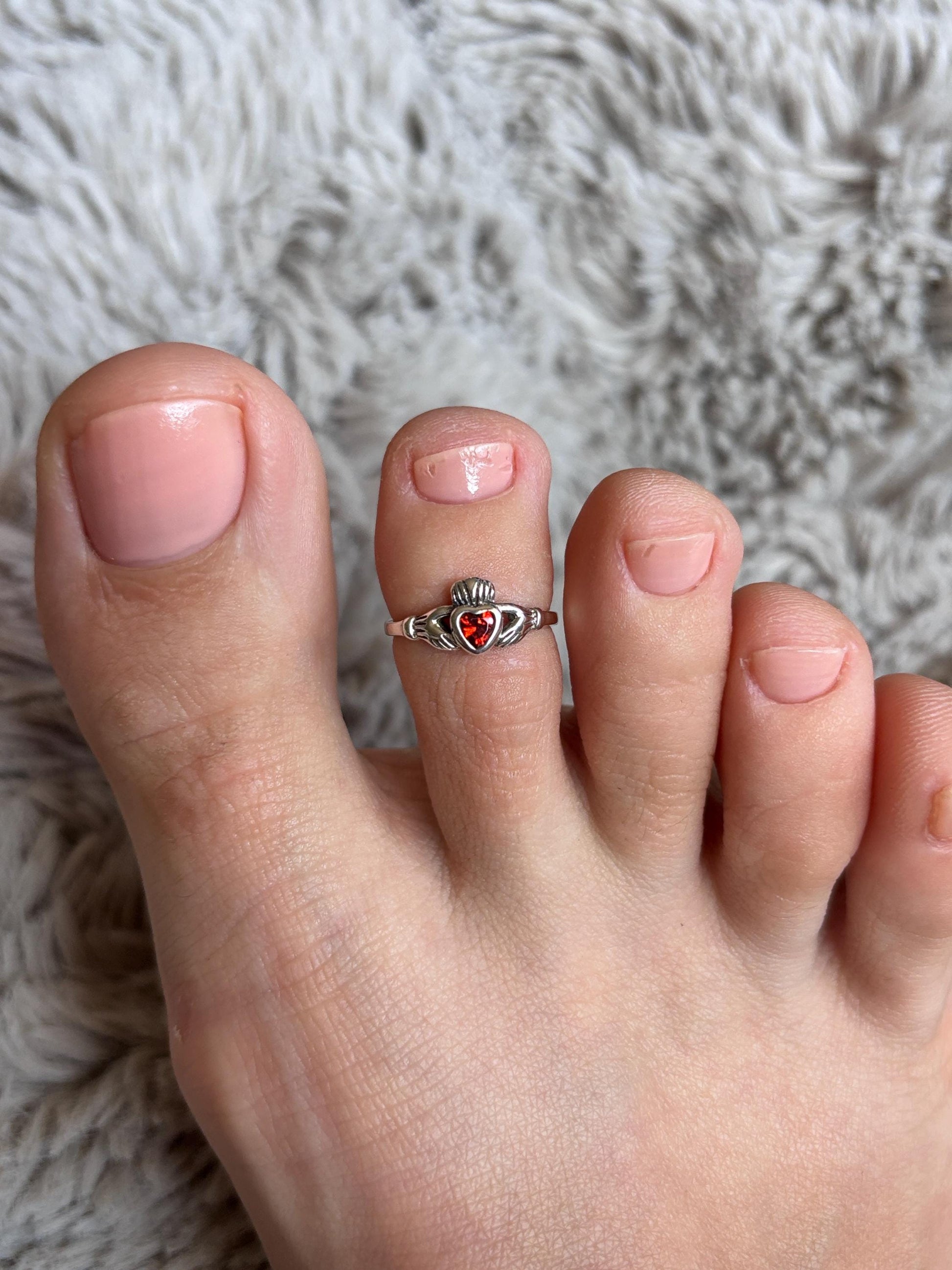 Claddagh Toe Ring 925 Sterling Silver, Red Garnet CZ Toe Ring, Adjustable Silver Toe Ring, Celtic Irish Jewelry, Beach Toe Ring