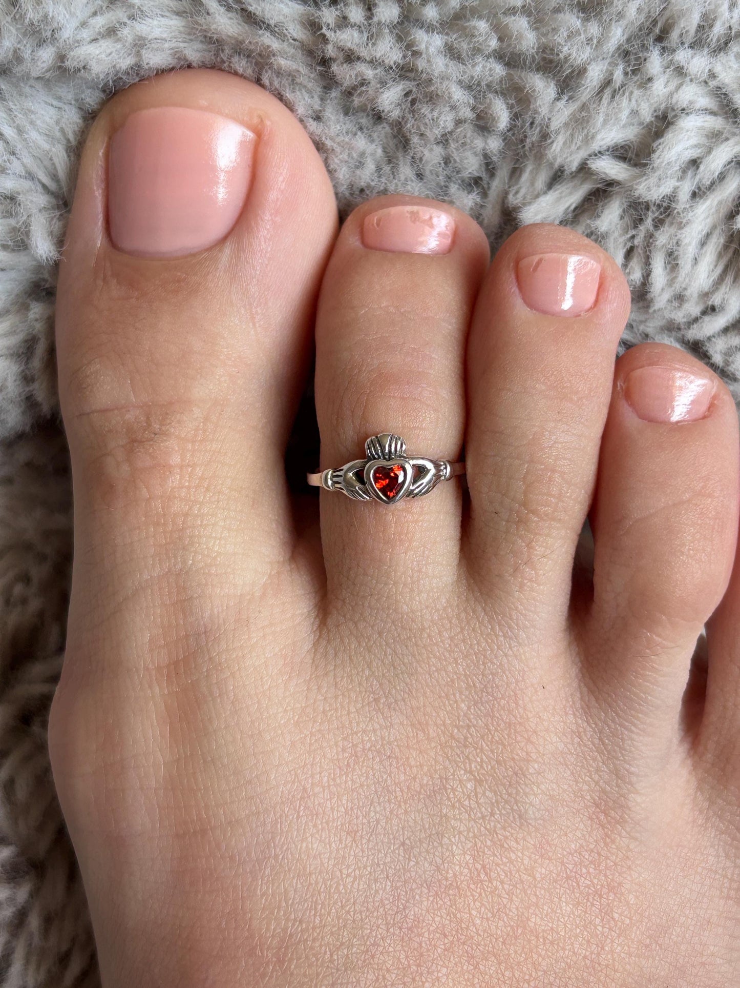 Claddagh Toe Ring 925 Sterling Silver, Red Garnet CZ Toe Ring, Adjustable Silver Toe Ring, Celtic Irish Jewelry, Beach Toe Ring