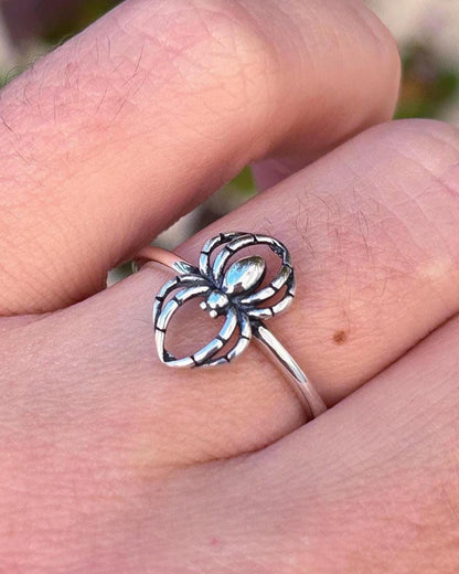 Spider Ring Sterling Silver, Tiny Spider Ring, Gothic Minimalist Ring, Oxidized 925 Silver Jewelry, Halloween Aesthetic Ring