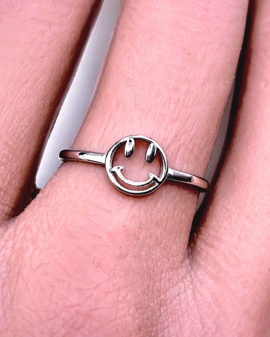 Handmade emoji ring, 925 sterling silver smiley face ring, minimalist happy face ring, cute everyday jewelry, positive gift for her