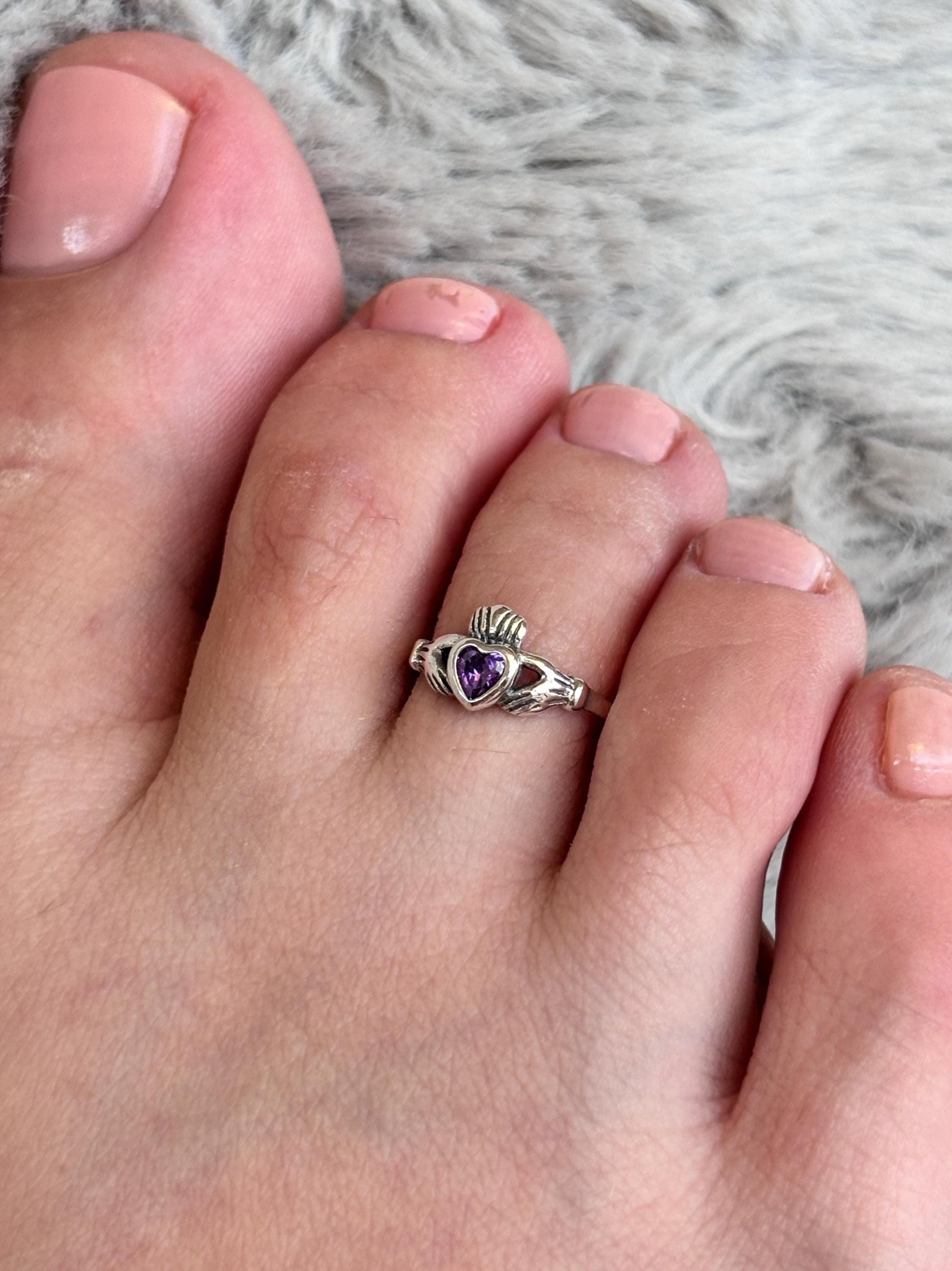 Sterling Silver Claddagh Ring, Purple Heart CZ Ring, Irish Friendship Ring, Celtic Love Ring, Promise Ring for Her, Vintage Silver Jewelry