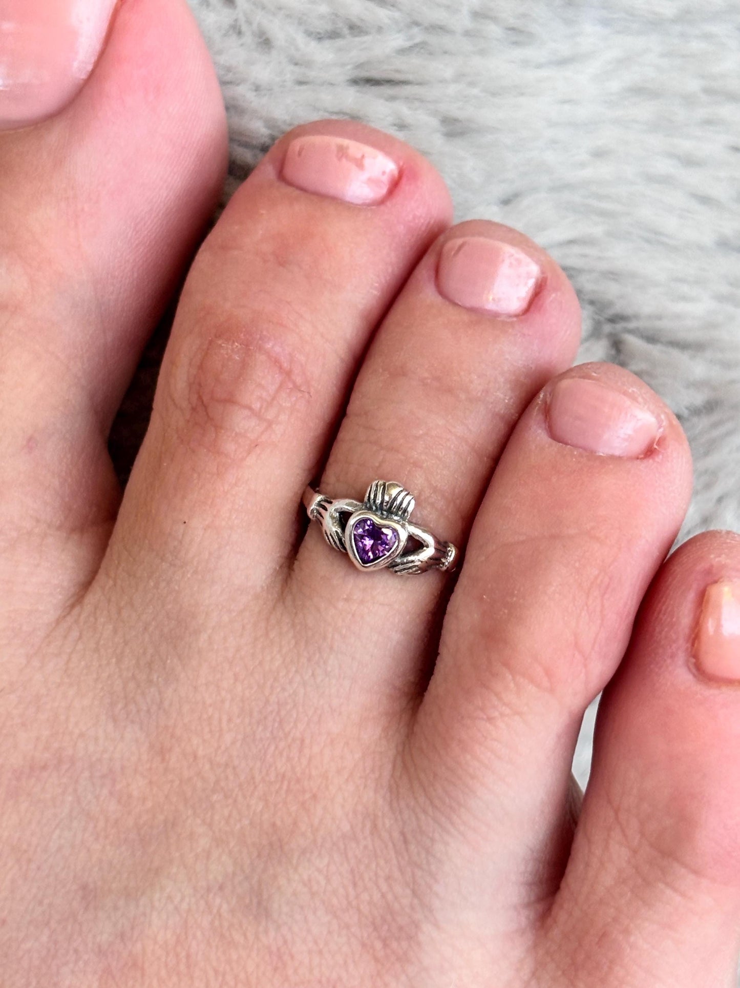 Sterling Silver Claddagh Ring, Purple Heart CZ Ring, Irish Friendship Ring, Celtic Love Ring, Promise Ring for Her, Vintage Silver Jewelry