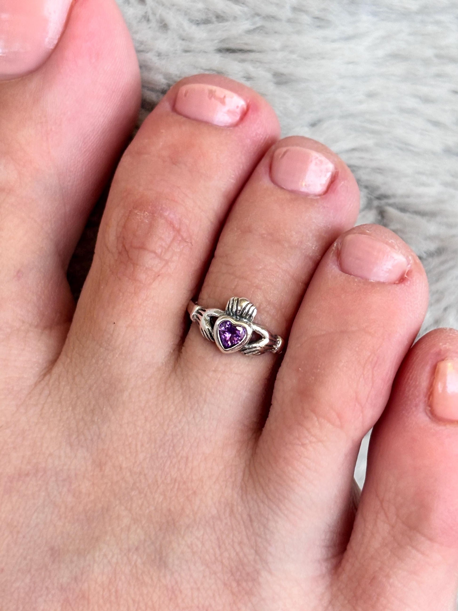 Sterling Silver Claddagh Ring, Purple Heart CZ Ring, Irish Friendship Ring, Celtic Love Ring, Promise Ring for Her, Vintage Silver Jewelry