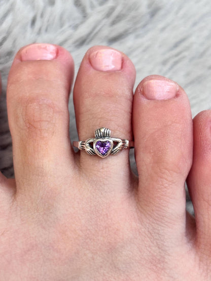 Sterling Silver Claddagh Ring, Purple Heart CZ Ring, Irish Friendship Ring, Celtic Love Ring, Promise Ring for Her, Vintage Silver Jewelry