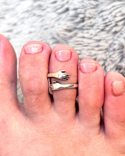 Sterling Silver Hug Toe Ring, Adjustable Toe Ring, Open Hand Ring, Minimalist Beach Jewelry, Friendship Ring, Summer Foot Jewelry