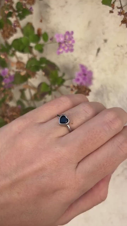 Black Onyx Heart Ring, Sterling Silver Minimalist Ring, Tiny Heart Ring, Bezel Set Ring, Gothic Promise Ring, Dainty Everyday Jewelry