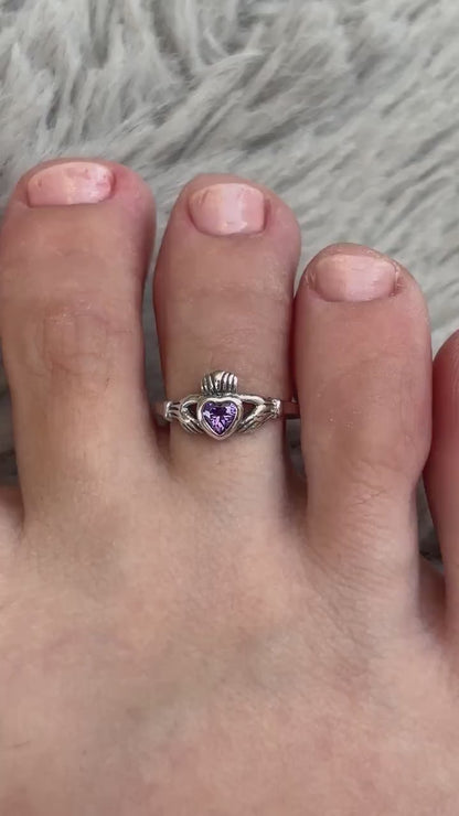 Sterling Silver Claddagh Ring, Purple Heart CZ Ring, Irish Friendship Ring, Celtic Love Ring, Promise Ring for Her, Vintage Silver Jewelry